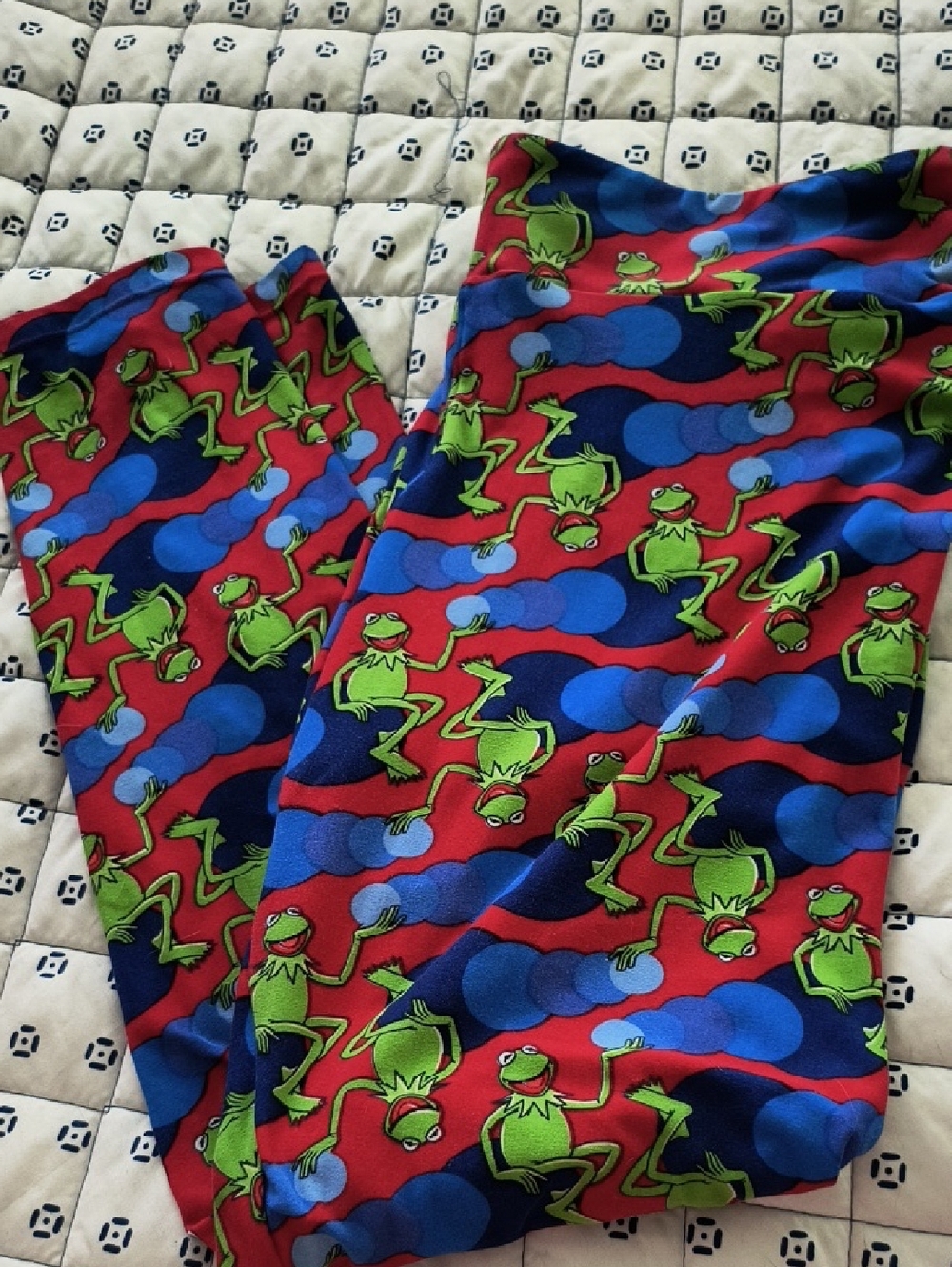 LuLaRoe Kermit Leggings Tall&Curvy